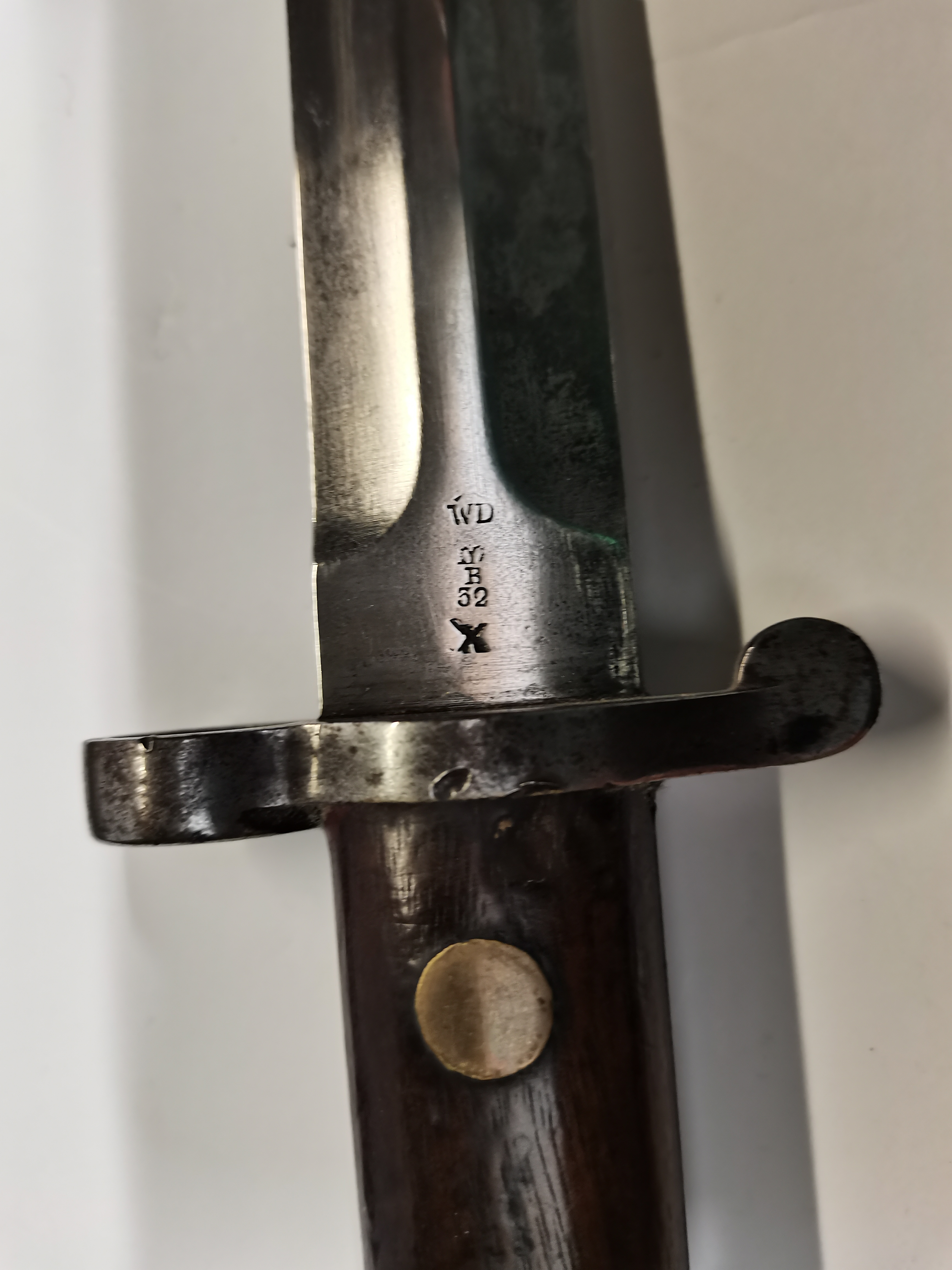 An Enfield sword bayonet, pattern 1907 - Image 6 of 11
