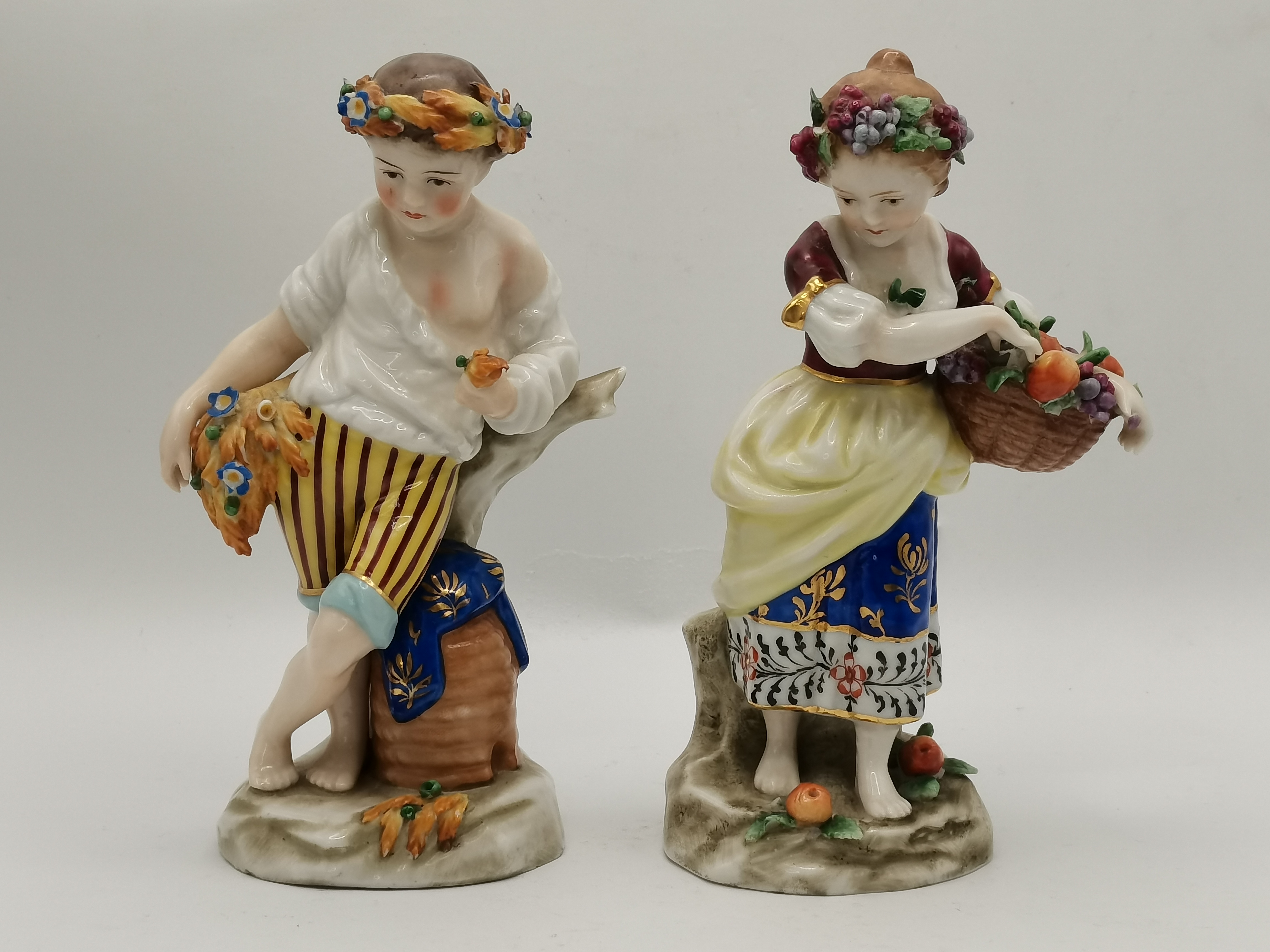 2 x sets of continental porcelain figures - Image 2 of 4