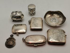 A small group of assorted silver, late 19th/early 20th Century
