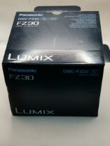 Panasonic Lumix DMCFZ 30 with box