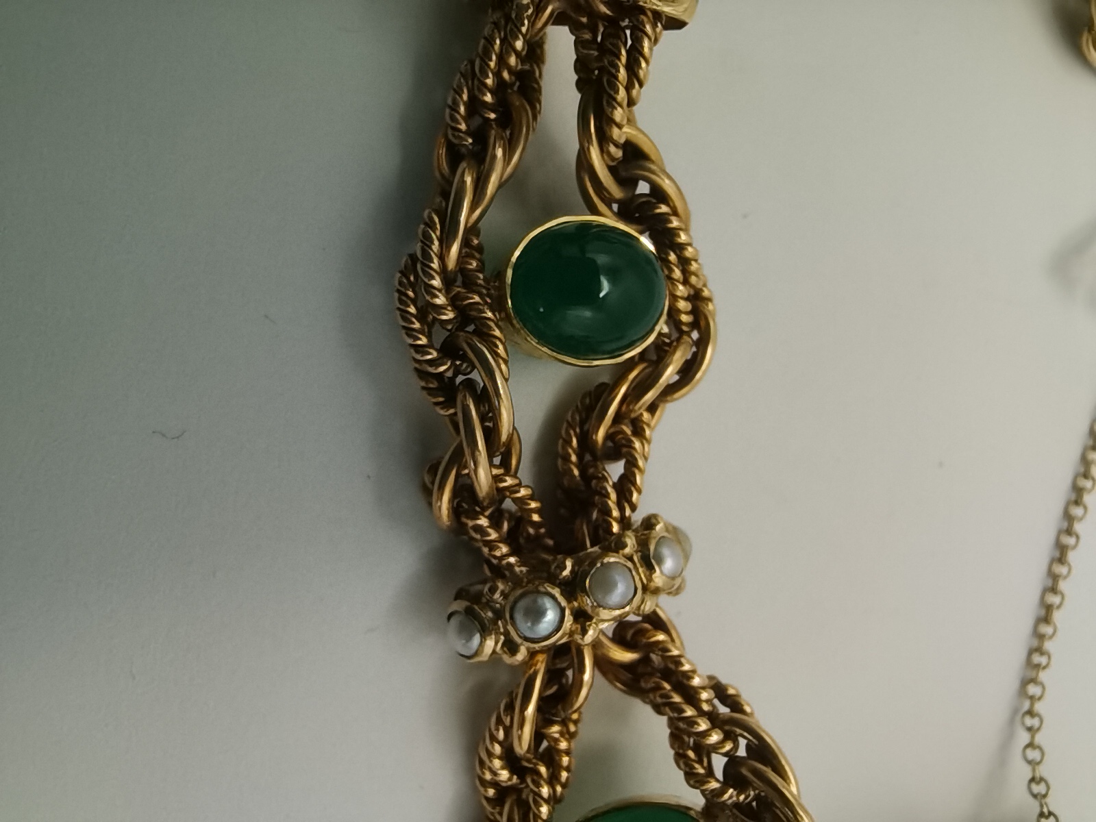 Gold bangle with 6 green stone and 29 pearl decoration 48g - Image 3 of 3