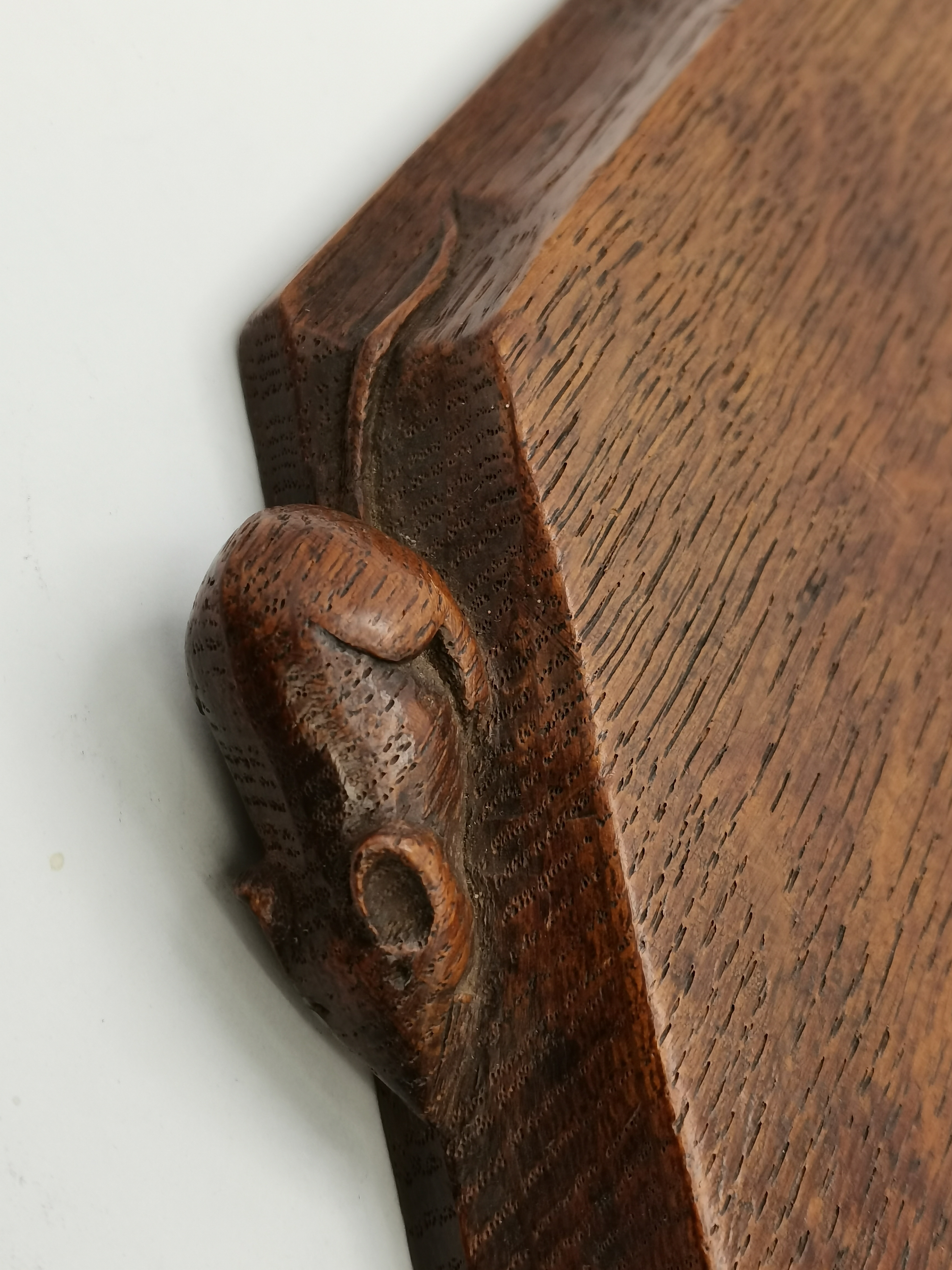 Robert Thompson, a Mouseman oak bread board - Image 3 of 4