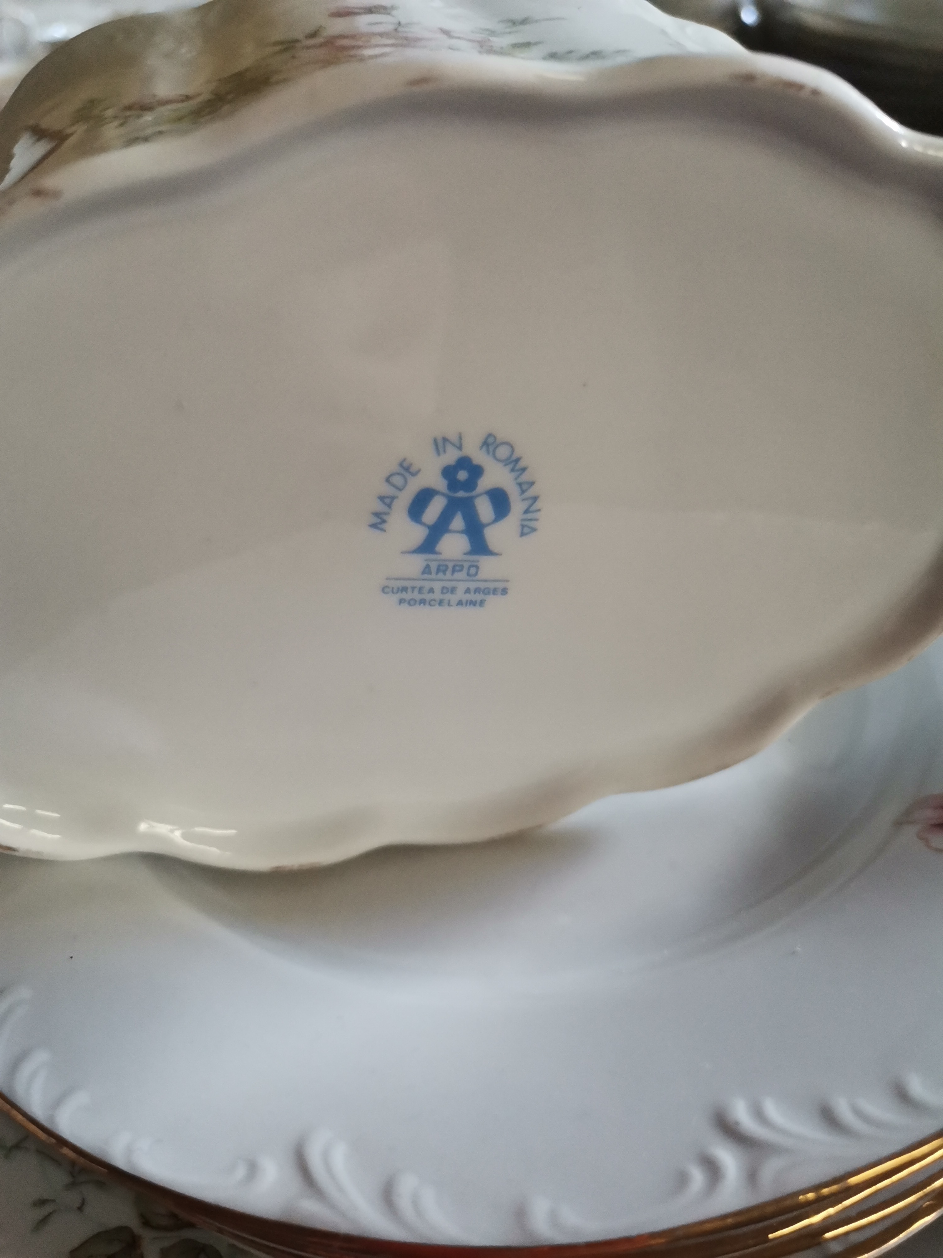 Full Dinner Service with tureens "ARPO Curtea de Arges Porcelaine" - Image 3 of 3