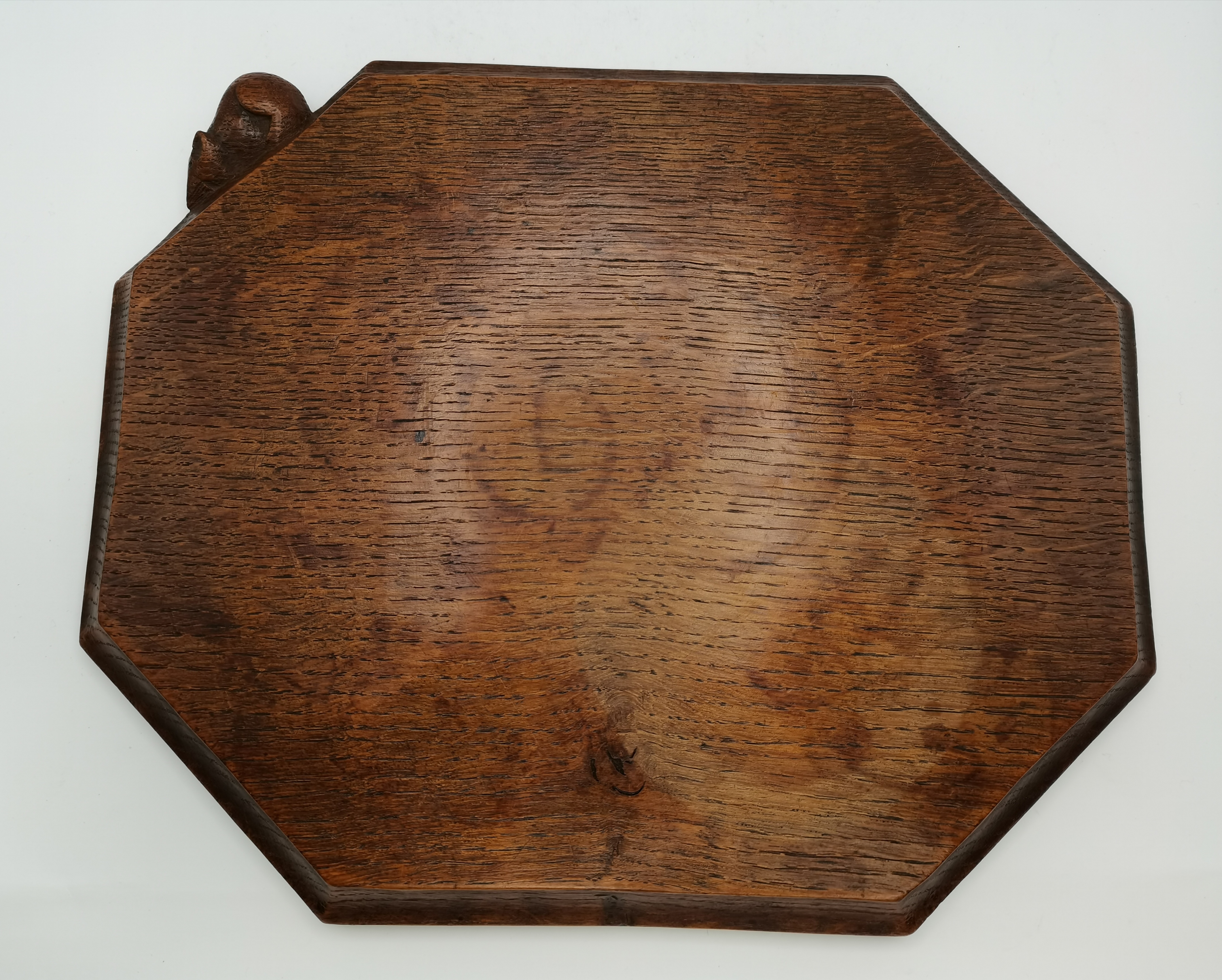 Robert Thompson, a Mouseman oak bread board - Image 2 of 4