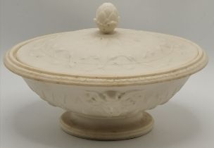 Worcester white dish with lid