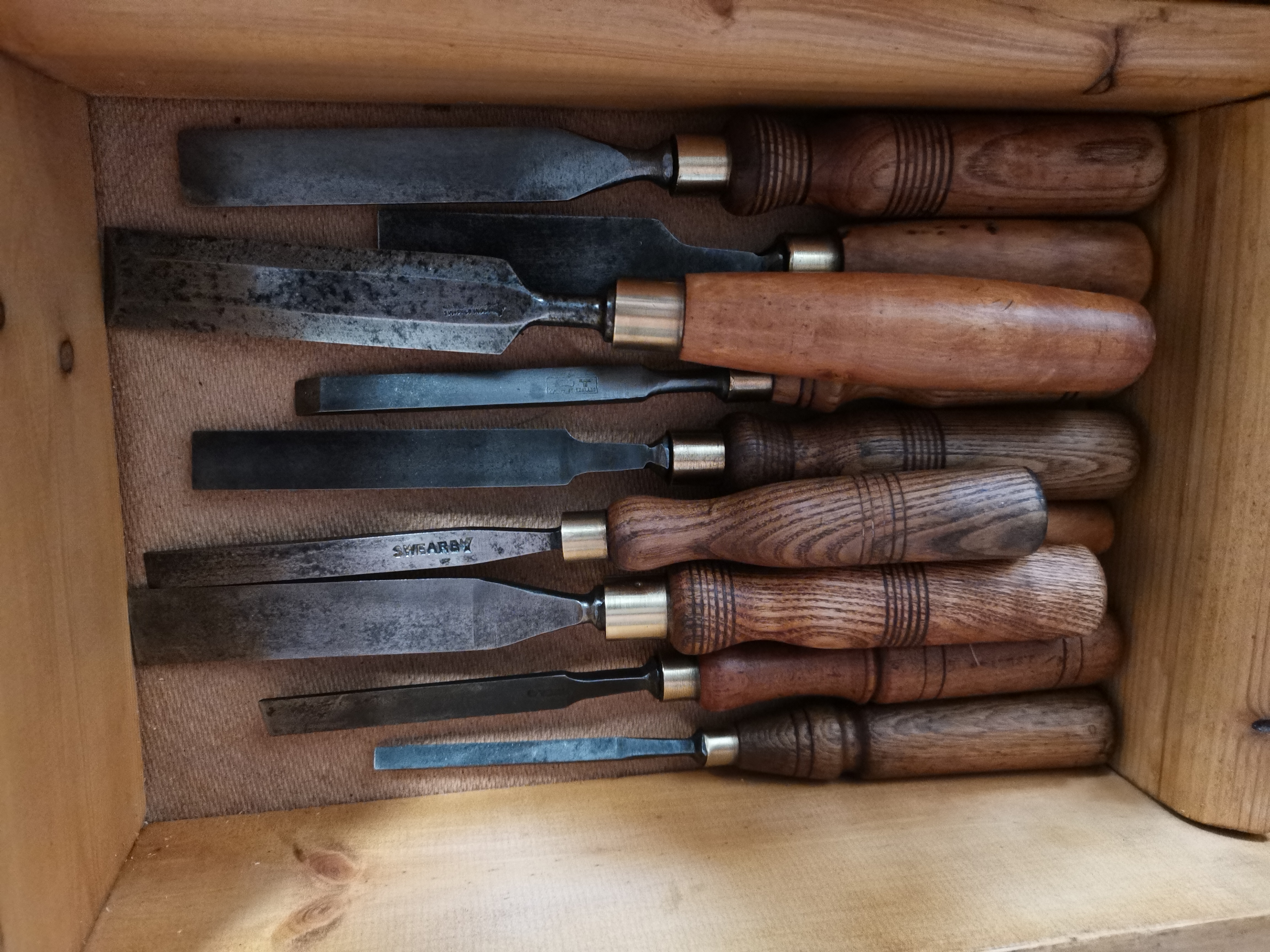 Large box of wood working planes and tools - Image 2 of 3