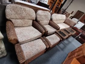 A 8 piece wicker/ conservatory suite