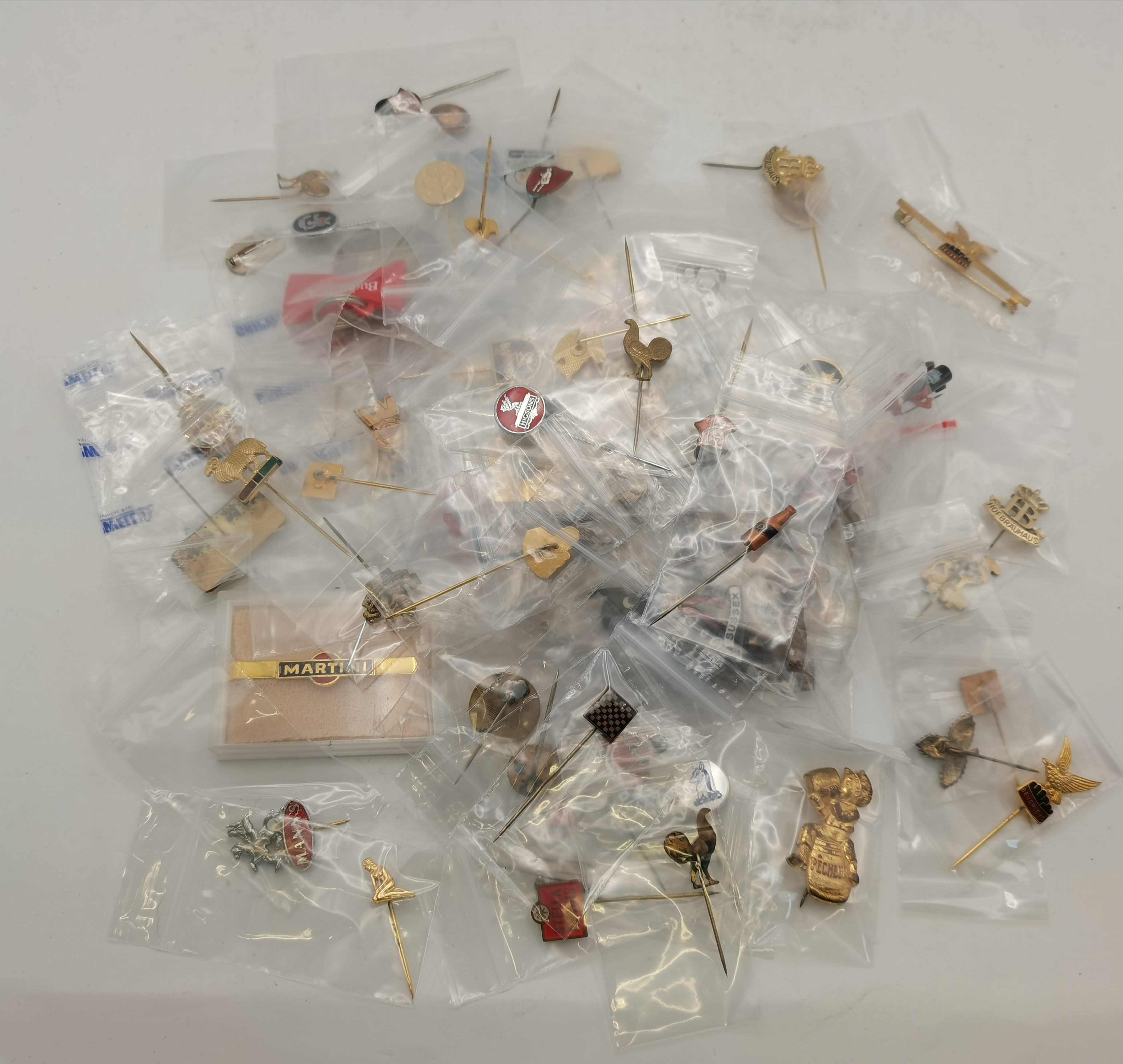 Collection of over 100 pin badges - Robertson, CocaCola, Blue Peter, Breweries etc etc - Bild 3 aus 3