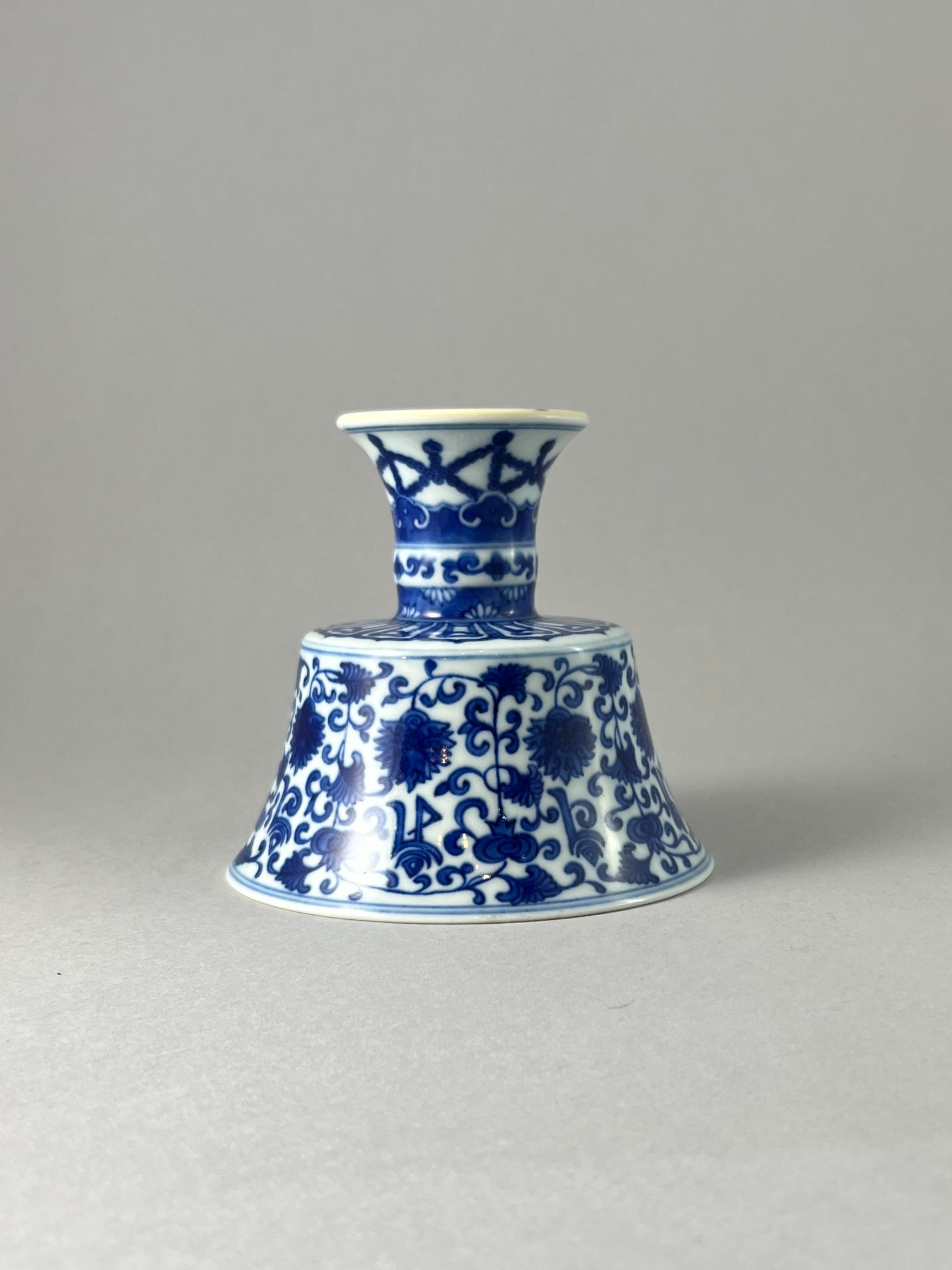 A Blue and White Stembowl, six character mark of Qianlong W:12.6cm well painted in Ming style, - Image 3 of 5