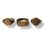 A COLLECTION OF THREE EARLY 20TH CENTURY 9CT GOLD GENT’S SIGNET RINGS To include a ring with