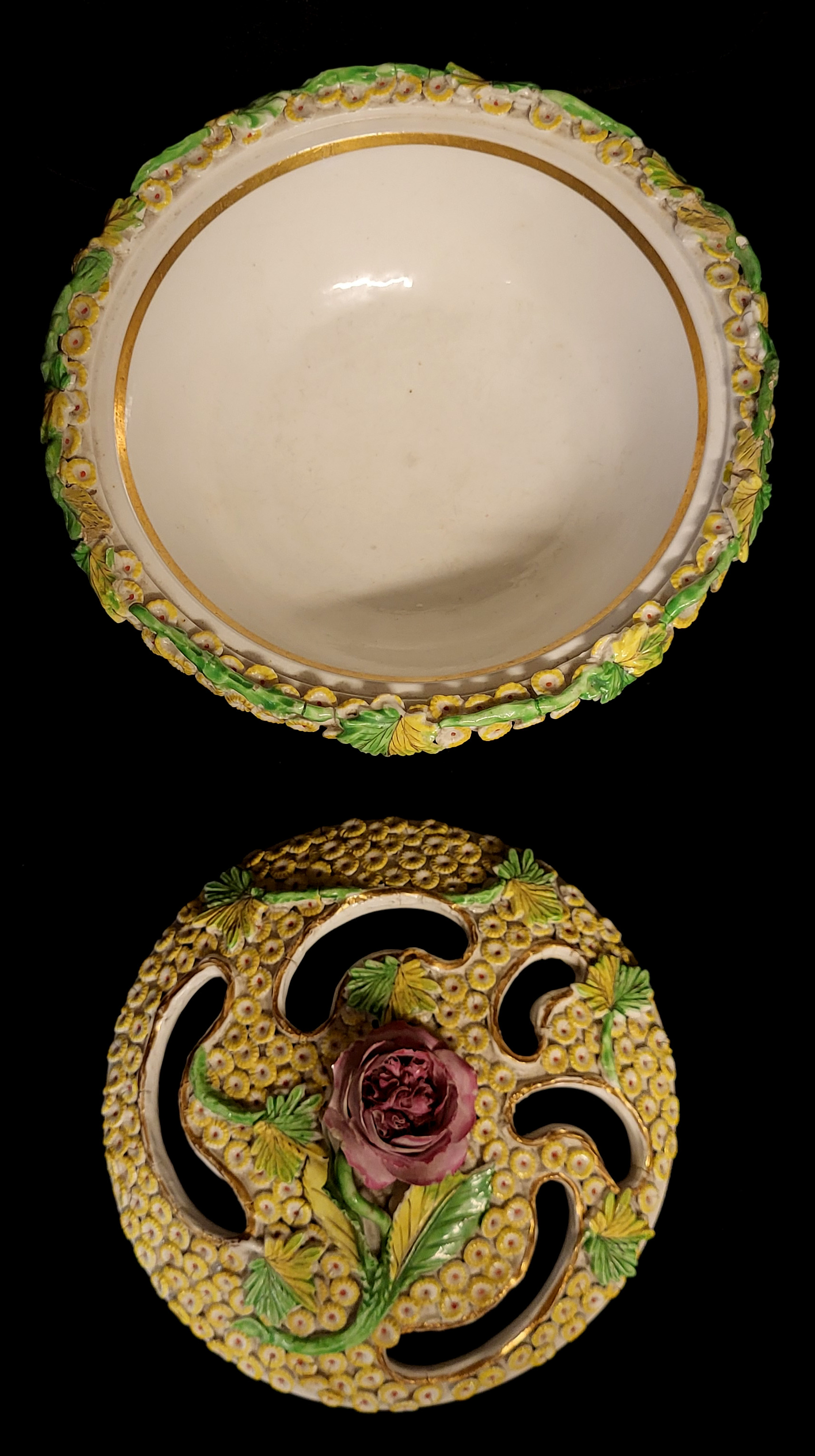 AN EXCEPTIONALLY RARE LATE 18TH CENTURY SPODE PORCELAIN POTPOURRI, CIRCA 1790 - 1805 A Spode - Image 5 of 9