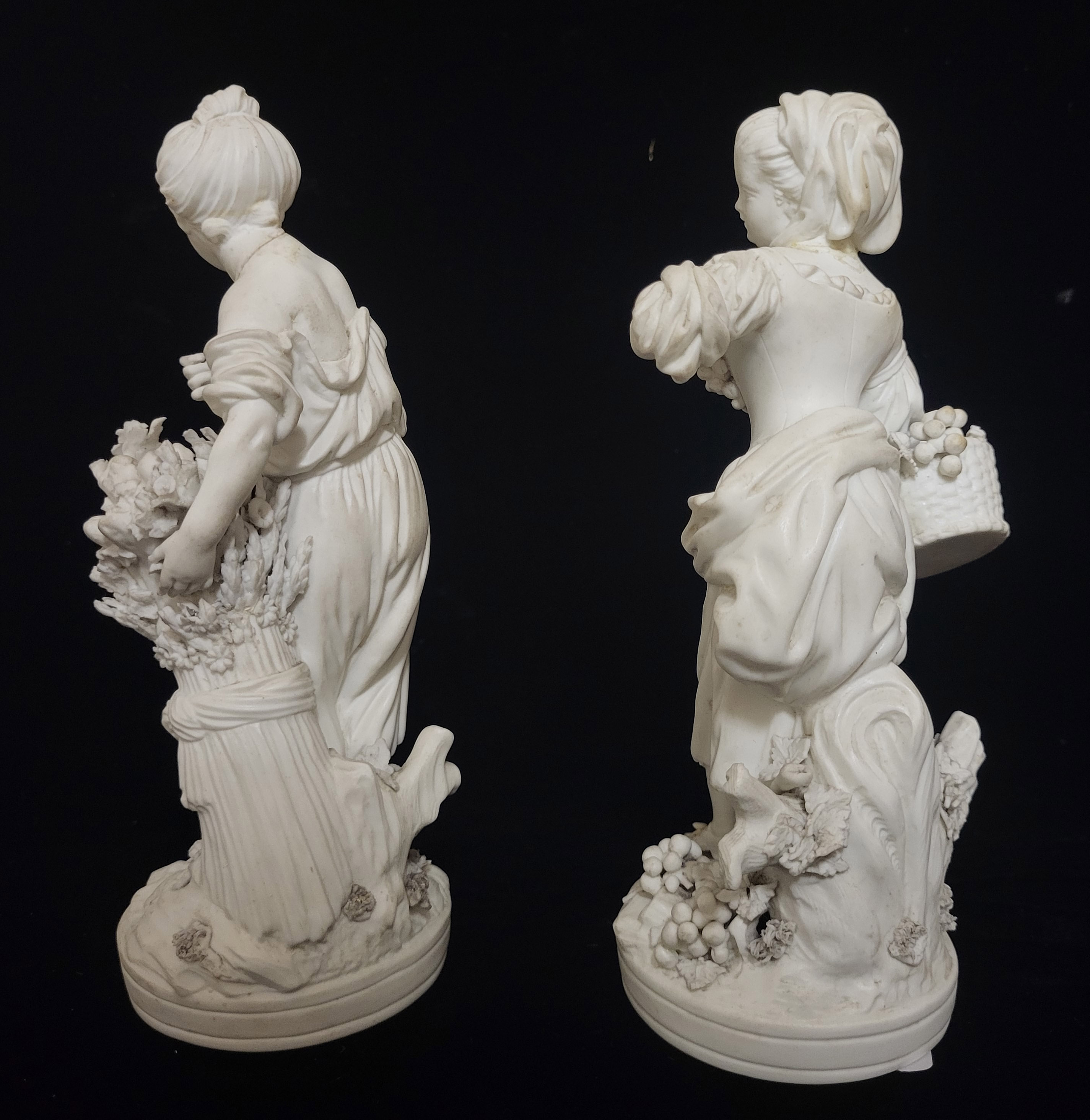 A PAIR OF EARLY 19TH CENTURY DERBY BLANC DE CHINE PORCELAIN FIGURES Female characters wearing period - Image 8 of 11