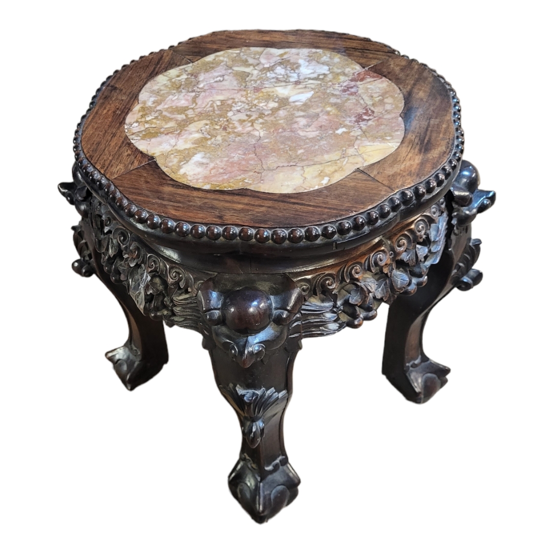 AN EARLY 20TH CENTURY CHINESE HARD WOOD PLANT STAND/TABLE Rouge marble insert, beaded border with
