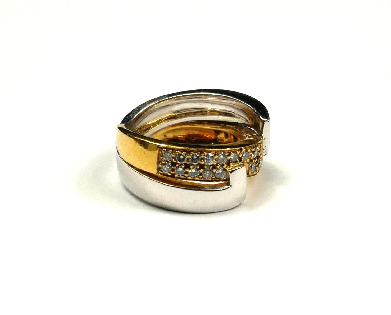 AN 18CT BICOLOUR GOLD AND DIAMOND HALF TWIST RING Two rows of round cut diamonds on a yellow gold - Image 3 of 4