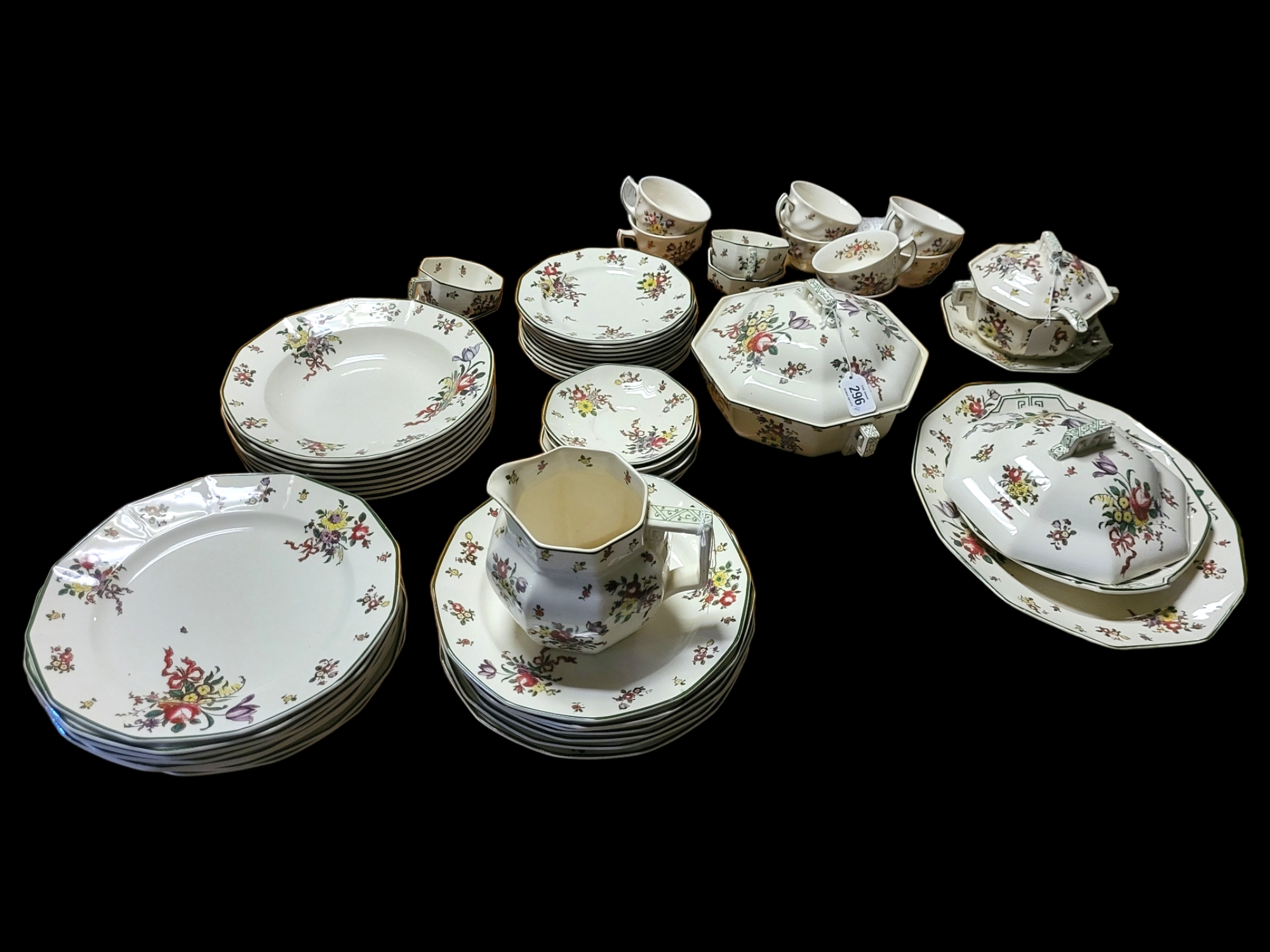 ROYAL DOULTON, A 1920’S EXTENSIVE DINNER/TEA SERVICE FOR EIGHT Old Leeds Sprays pattern, reg no: