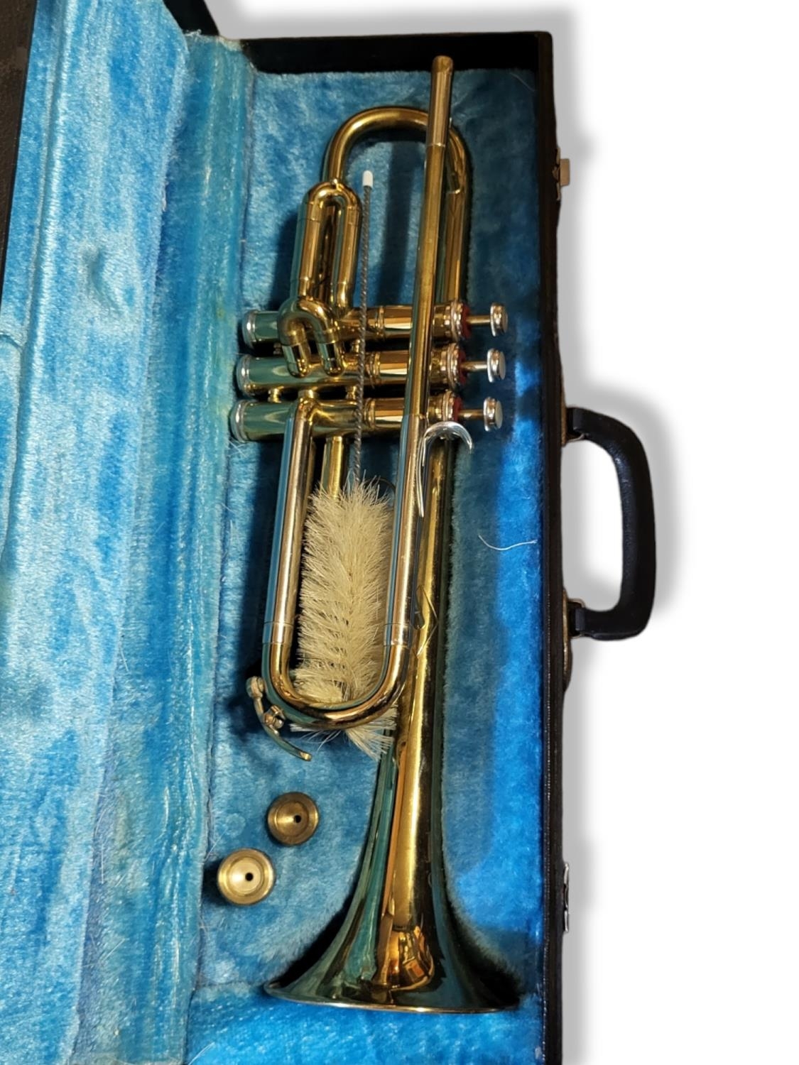 A B&M CHAMPION BRASS TRUMPET With two mouthpieces, in hard carry case. (case 55cm x 18cm x 12cm) - Image 3 of 4