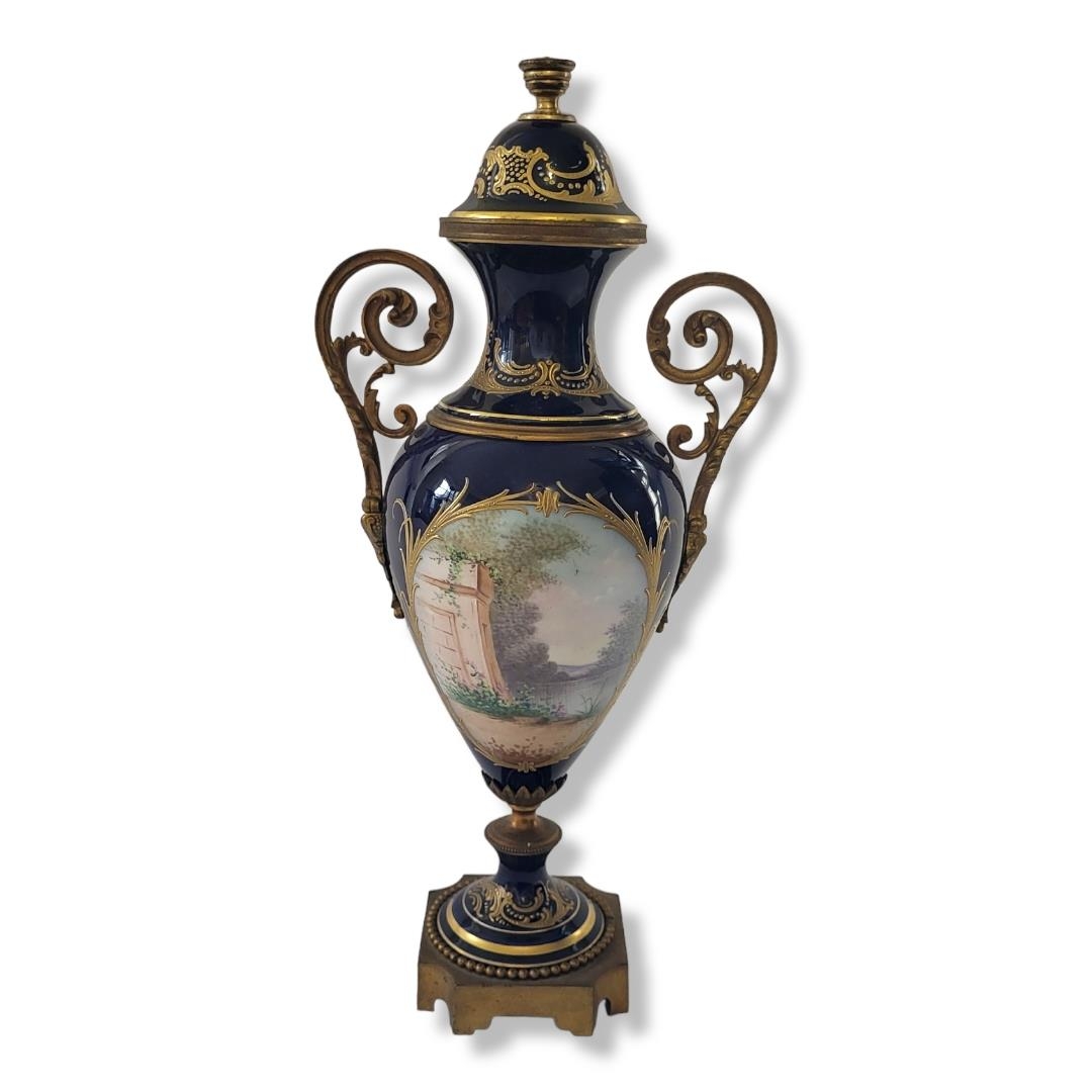 SÉVRES, A FINE MID 19TH CENTURY SECOND REPUBLIC PERIOD JEWELLED PORCELAIN URN/VASE AND COVER, - Image 3 of 7