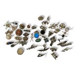 A COLLECTION OF VINTAGE SILVER AND WHITE METAL BROOCHES To include a Norwegian silver and enamel