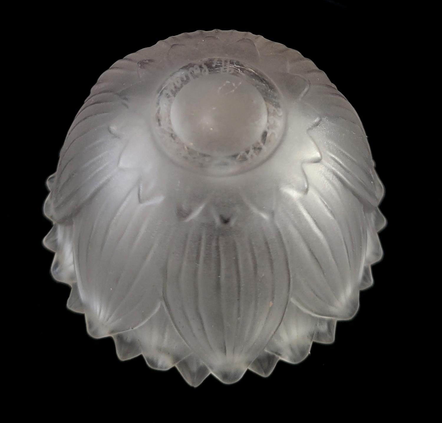 LALIQUE, A VINTAGE GLASS SCENT BOTTLE Organic form, engraved mark to base number H1522. (approx 5cm) - Image 6 of 7