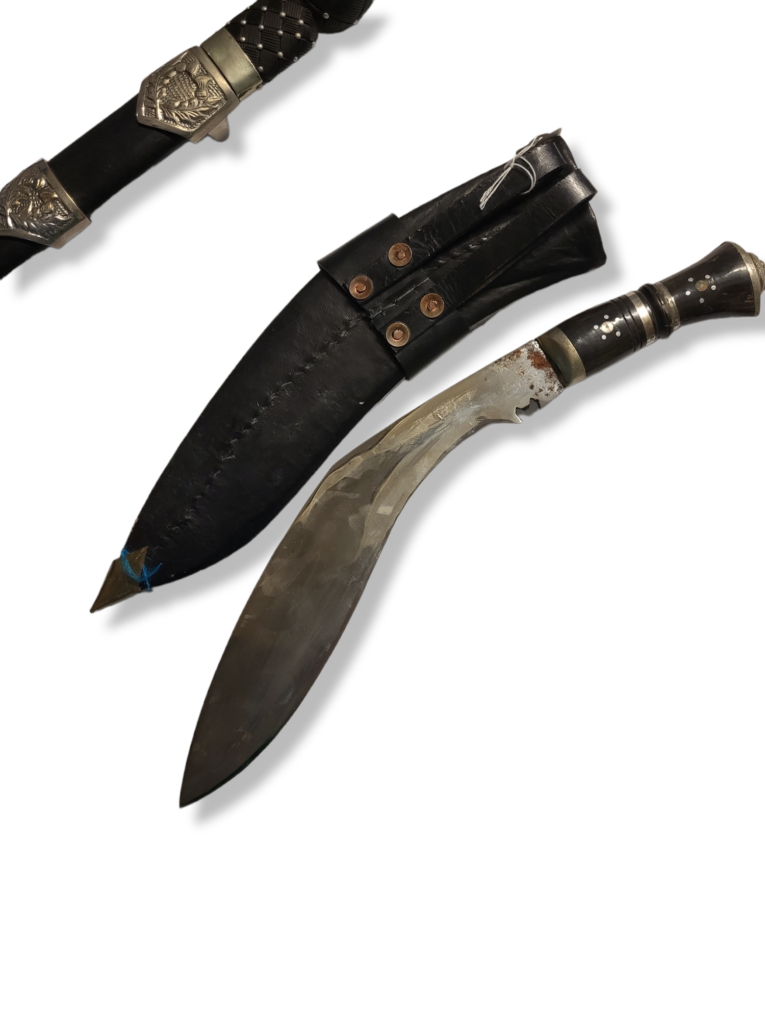 AN EARLY 20TH CENTURY NORTH INDIAN KHANJAR DAGGER Metal ebonised grip, black leather scabbard, - Image 3 of 6