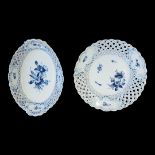 MEISSEN, AN EARLY 20TH CENTURY PORCELAIN BLUE AND WHITE RETICULATED TWIN HANDLED DISH Flowers and