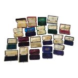 A COLLECTION OF TWENTY LATE 19TH/EARLY 20TH CENTURY VELVET LINED JEWELLERY BOXES To include '