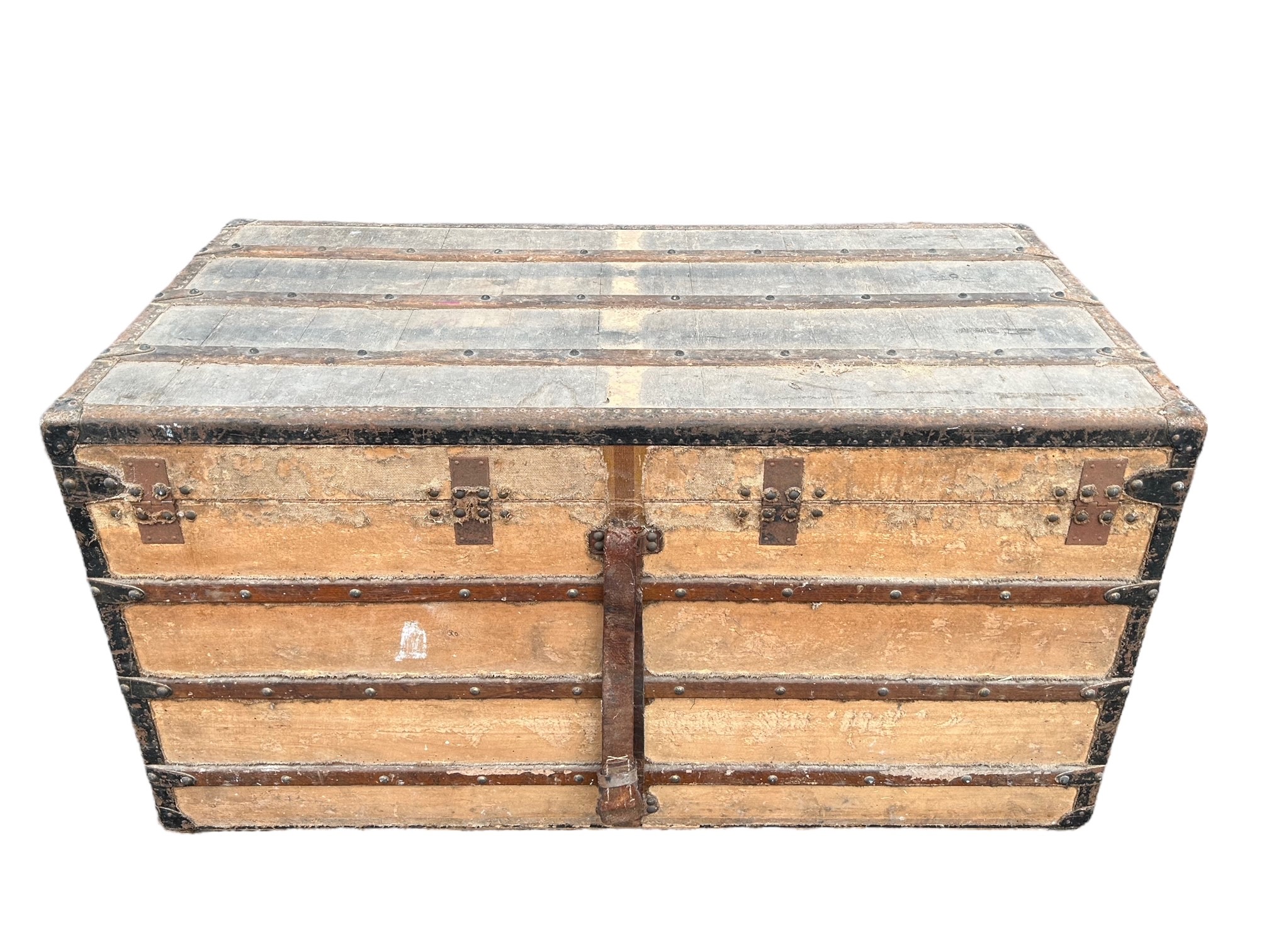 LOUIS VUITTON, A LATE 19TH/EARLY 20TH CENTURY WOODEN STEAMER TRUNK Marked ‘LV’ to both metal - Image 7 of 11