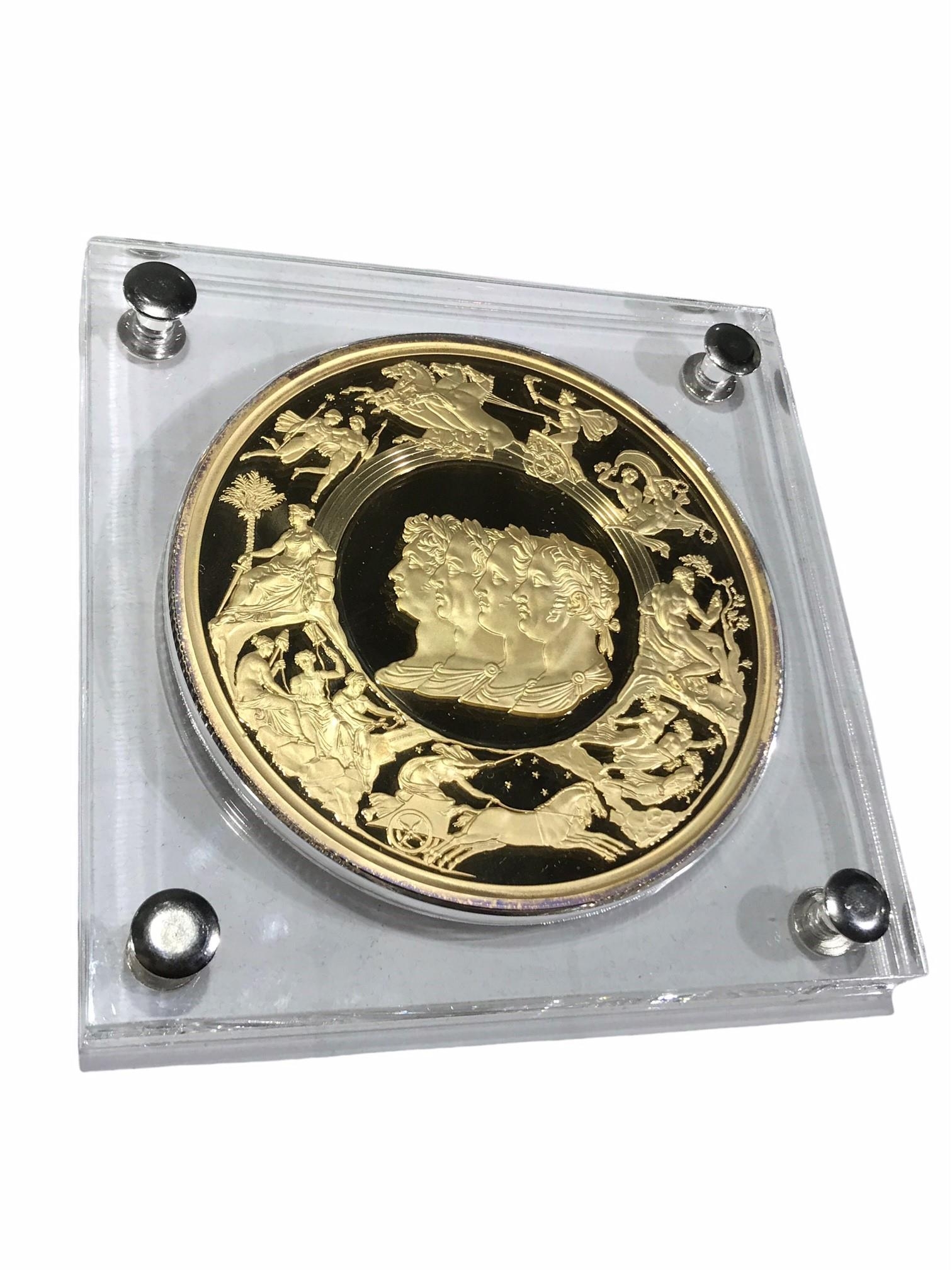 BENEDETTO PISTRUCCI, A LARGE LIMITED EDITION GOLD PLATED BRONZE 2015 THE WATERLOO MEDAL, ENCASED - Image 2 of 3