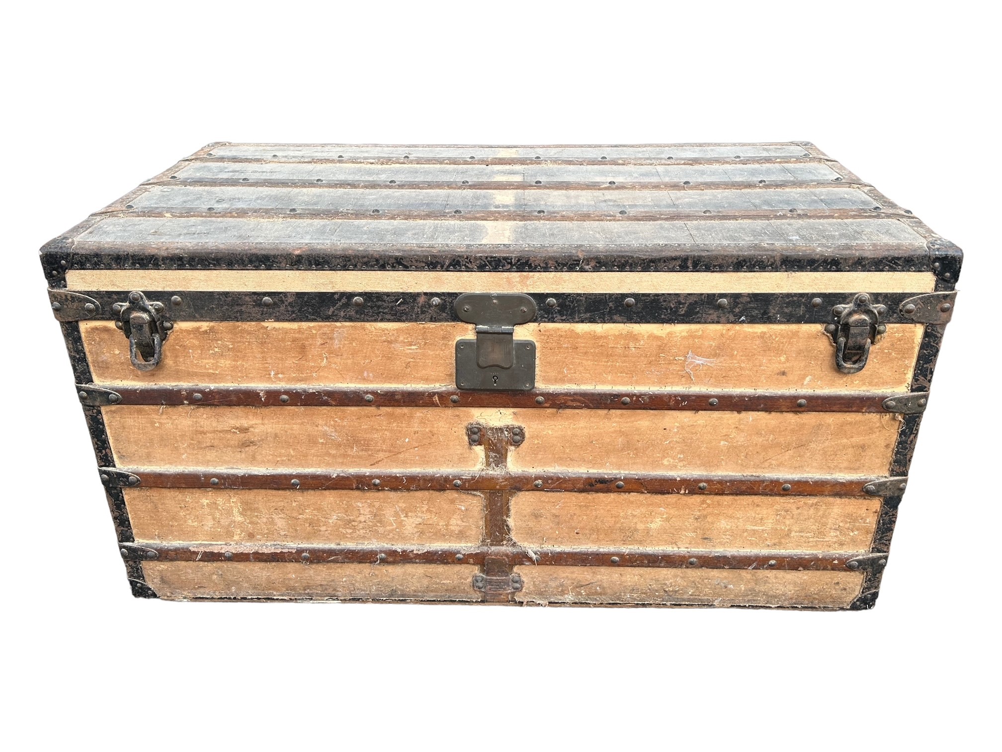 LOUIS VUITTON, A LATE 19TH/EARLY 20TH CENTURY WOODEN STEAMER TRUNK Marked ‘LV’ to both metal