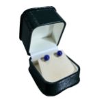 A PAIR OF 18CT YELLOW GOLD AND LAPIS LAZULI EARRINGS Having screw back fittings. (17mm x 7mm,