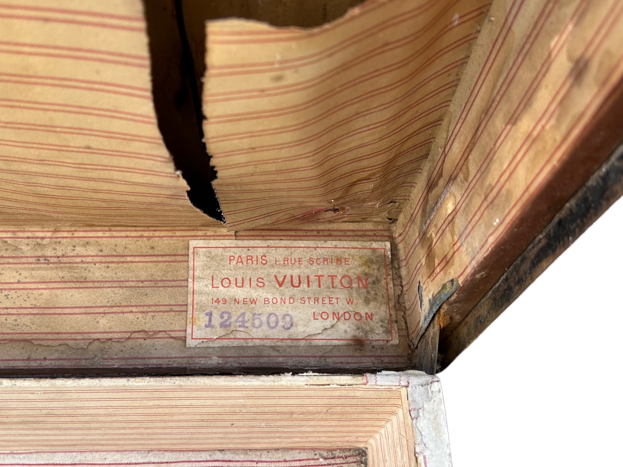 LOUIS VUITTON, A LARGE EARLY 20TH CENTURY WOODEN STEAMER TRUNK, CIRCA 1910 Interior bearing label to - Image 6 of 8