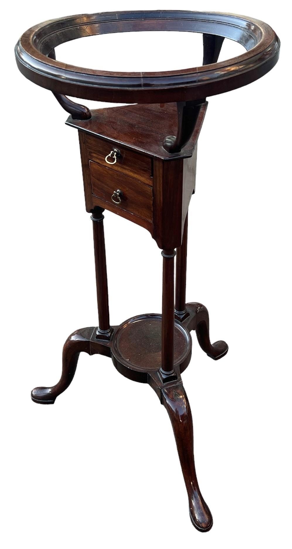 ATTRIBUTED TO ALEXANDER PETER, SCOTTISH, AN 18TH CENTURY GEORGE III MAHOGANY TRIPOD WASHSTAND The - Image 2 of 4