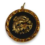 A CHINESE 14CT GOLD AND JADE PENDANT Having central dragon design and central character mark to