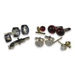 A SMALL COLLECTION OF SILVER CUFFLINKS, TIE TACK PINS AND A NOVELTY SILVER PERCUSSION CAP PISTOL
