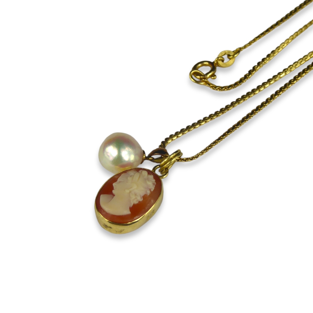 AN 18CT GOLD CHAIN ATTACHED WITH 18CT GOLD CAMEO PENDANT AND 18CT GOLD PEARL PENDANT. (length 27. - Image 2 of 3