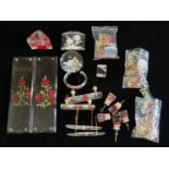 A COLLECTION OF LUCITE COSTUME JEWELLERY BROOCHES Various designs with floral decoration, together