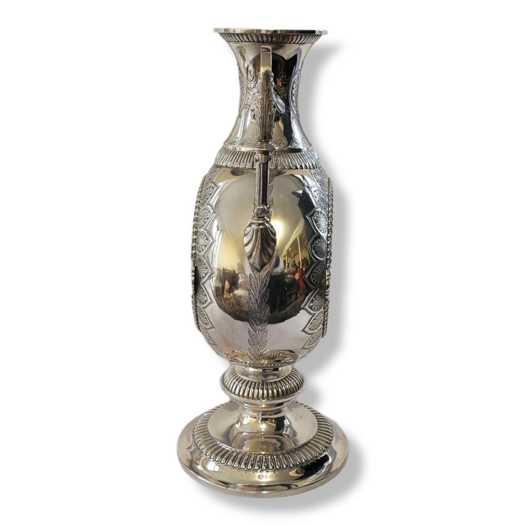 AN AESTHETIC MOVEMENT AMPHORA SHAPED TWIN HANDLED SILVER PLATED VASE/CENTREPIECE Engraved on - Image 3 of 3