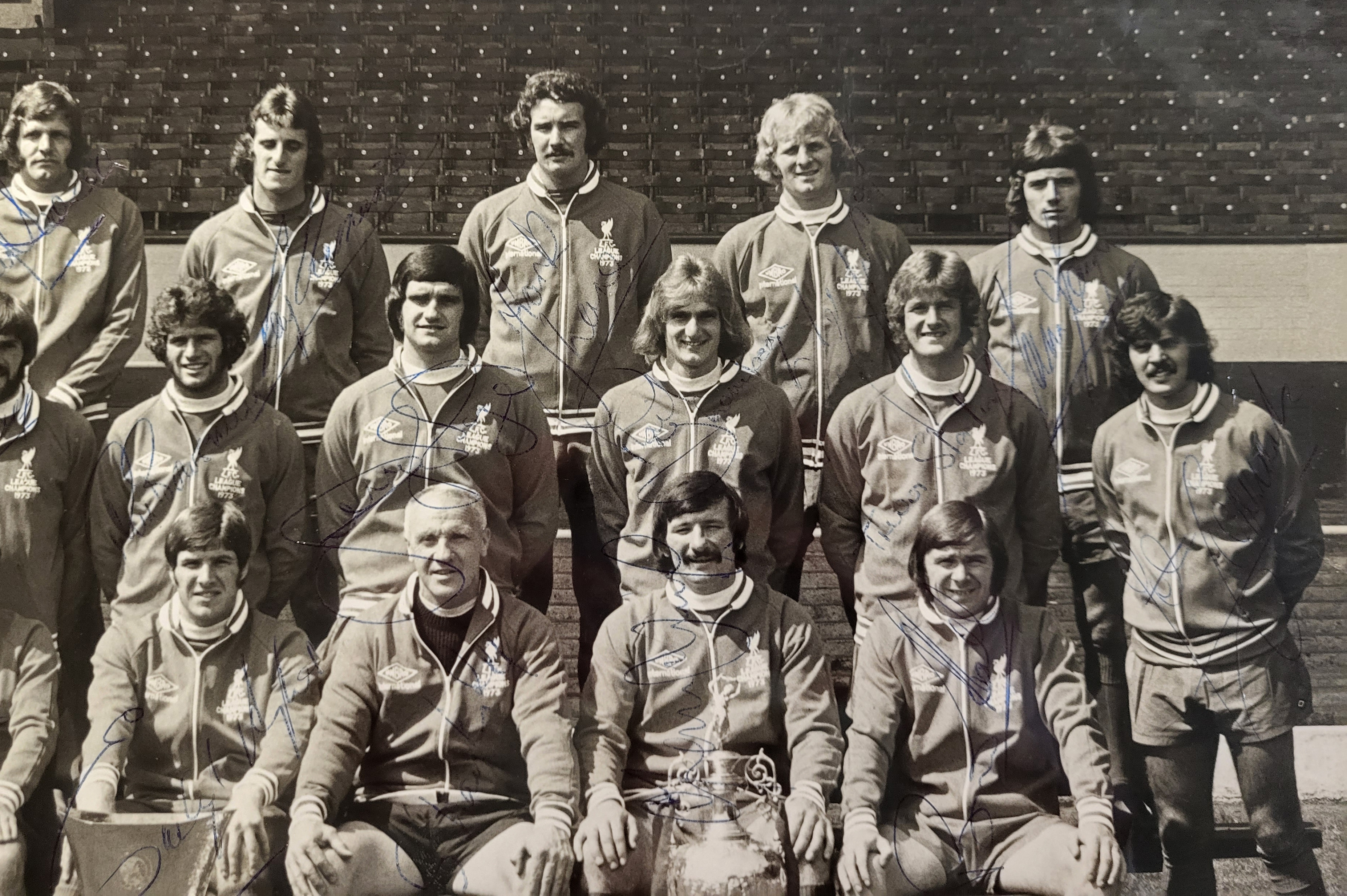 LIVERPOOL FOOTBALL CLUB,A LARGE AUTOGRAPHED BILL SHANKLEY TEAM PHOTOGRAPH Hand signed by the 1973/ - Image 3 of 4