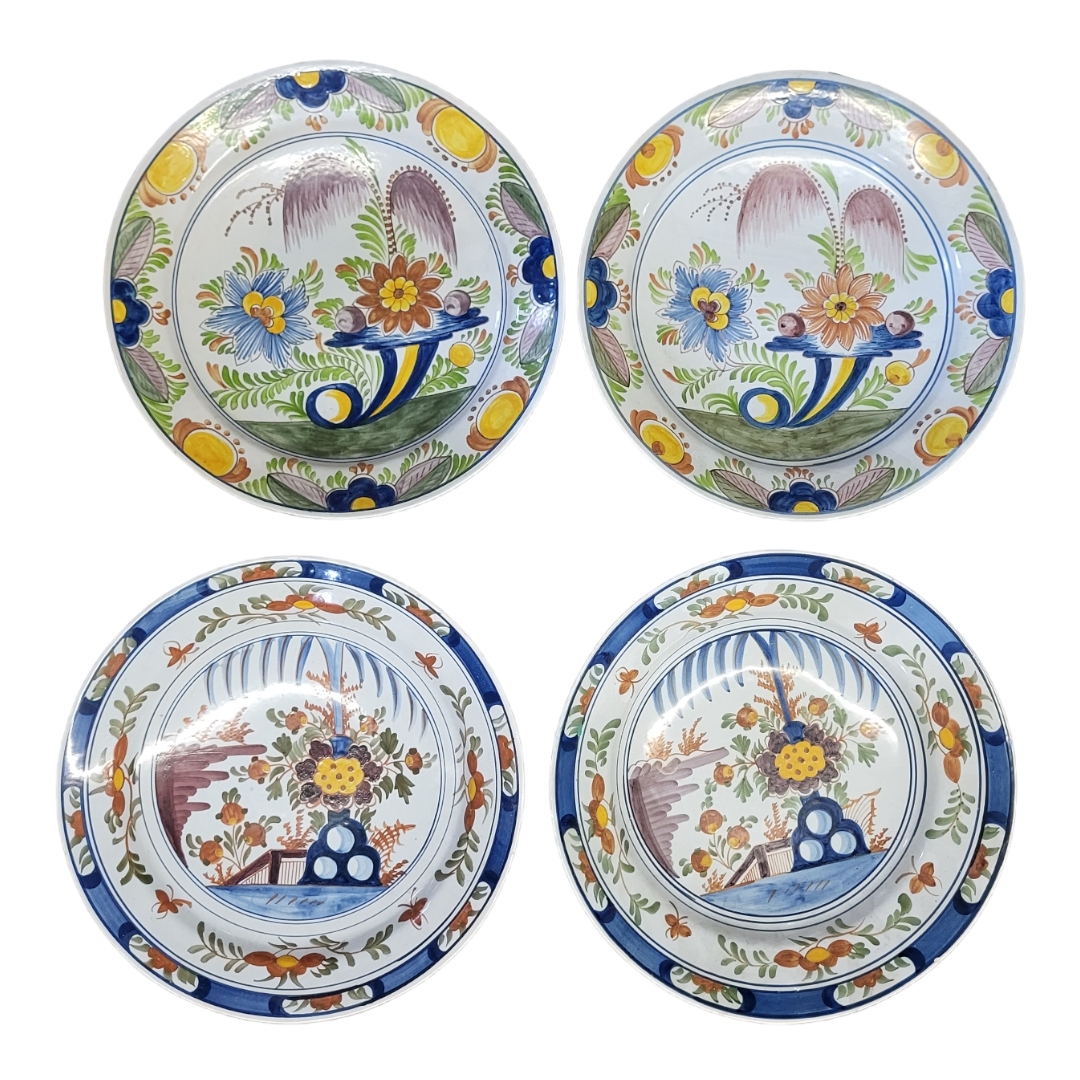 DELFT, A SET OF FOUR 20TH CENTURY CONTINENTAL TIN GLAZED WALL CHARGERS Polychrome painted with