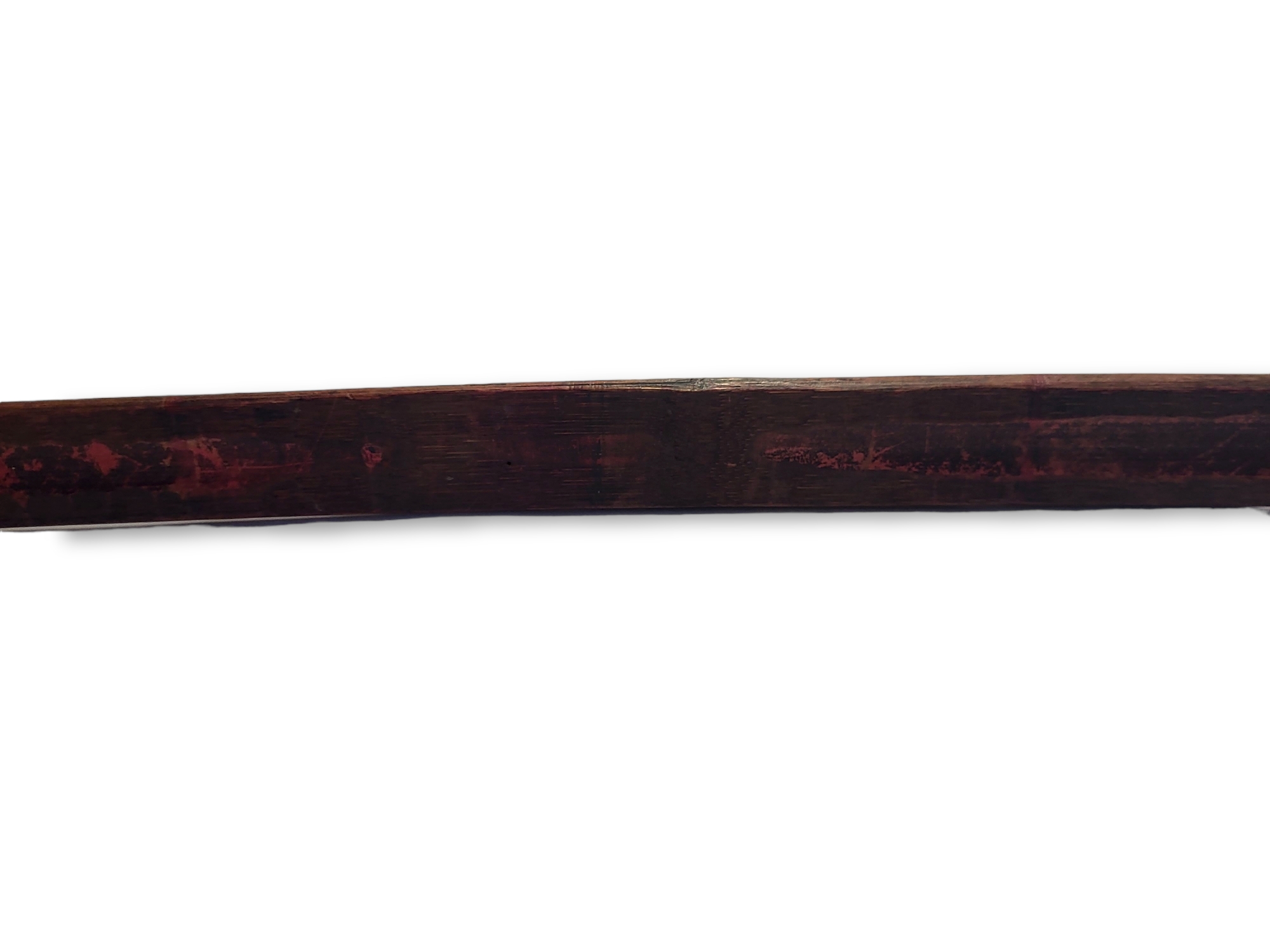 AN ANTIQUE NATIVE AMERICAN INDIAN WOODEN BOW Of curved form with carved finials and red painted - Image 6 of 6