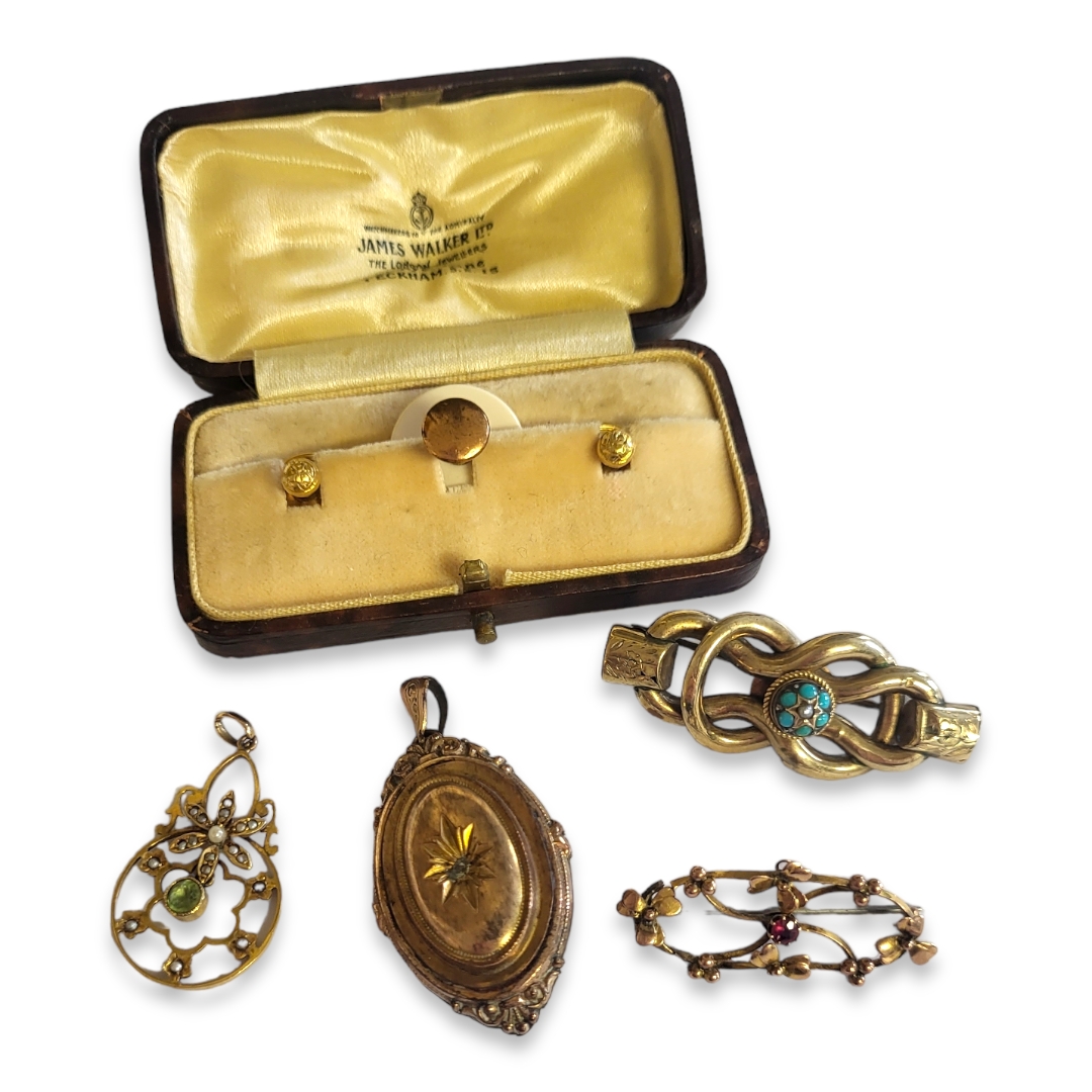 A SET OF VICTORIAN 18CT GOLD SHIRT COLLAR STUDS In a fitted velvet lined box, together with a 9ct