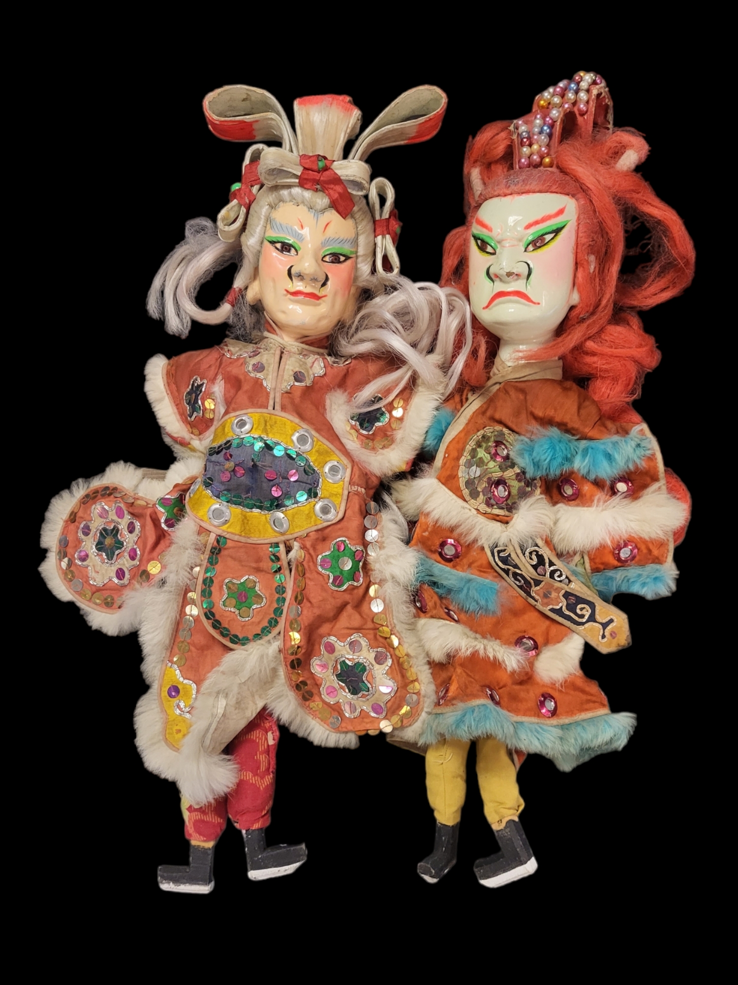 A PAIR OF 20TH CENTURY CHINESE PAPIER-M CHÉ THEATRICAL PUPPETS Male and female hand painted