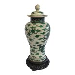 AN ANTIQUE 19TH CENTURY CHINESE FAMILLE VERTE DOUBLE DRAGON MEIPING SHAPE BALUSTER VASE AND COVER