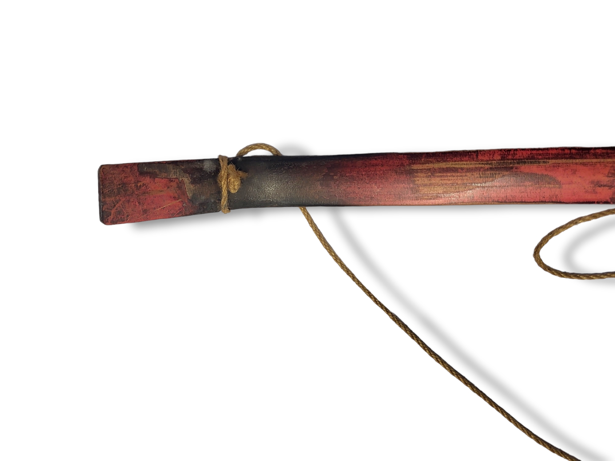 AN ANTIQUE NATIVE AMERICAN INDIAN WOODEN BOW Of curved form with carved finials and red painted - Image 2 of 6