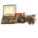 A COLLECTION OF VINTAGE COSTUME BROOCHES AND JEWELLERY Various designs with coloured paste stones,