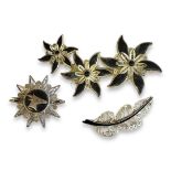 A COLLECTION OF VINTAGE SIAMESE FILIGREE SILVER AND ENAMEL BROOCHES Brooch with three flowerheads,