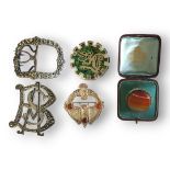 A VINTAGE SCOTTISH SILVER CELTIC BROOCH Set with cabochon cut paste stones, hallmarked Edinburgh,