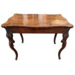 AN 18TH/19TH CENTURY ITALIAN NEOCLASSICAL DESIGN WALNUT CENTRE TABLE The shaped top above a single