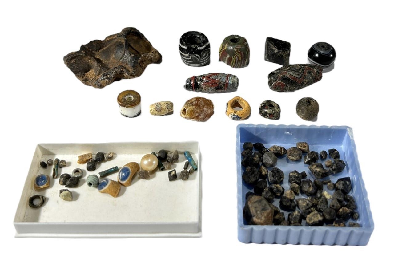 A COLLECTION OF STONE AND CERAMIC BEADS, QUARTZ STONES AND OTHERS, POSSIBLY NEOLITHIC.