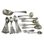A COLLECTION OF LATE 19TH/EARLY 20TH CENTURY AMERICAN SILVER FLATWARE to include Five sterling